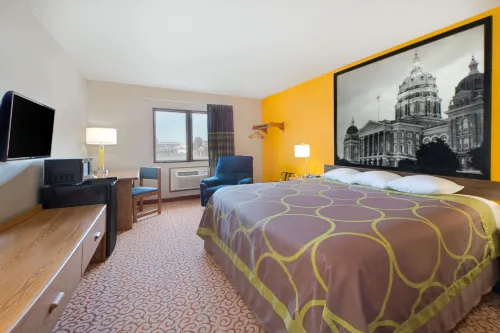 Super 8 by Wyndham Pella Hotels in Pella