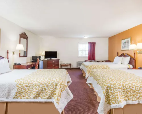 Days Inn by Wyndham Amherst Hotels in Lorain County