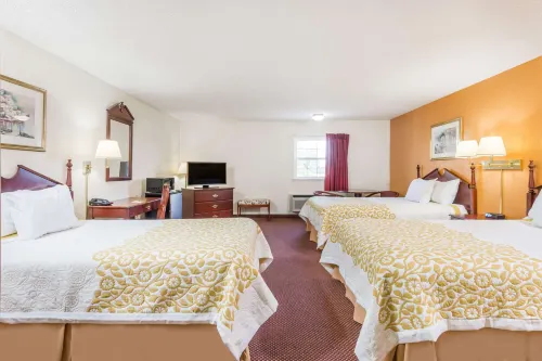 Days Inn by Wyndham Amherst Hotels in Lorain