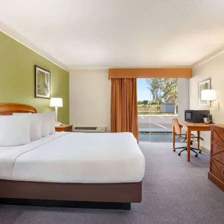 Baymont by Wyndham Daytona Beach/Intl Speedway