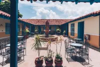 Ordoño Hotels near La Loma De La Cruz