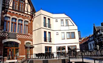 Fly Inn Brussels Airport - Housity