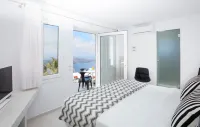 Alta Vista Suites Hotels in Fira