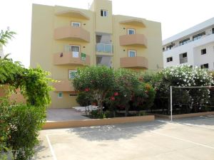 Apartamentos Timon - Emar Hotels