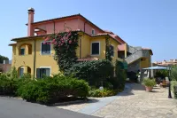 Hotel e Residence Villa del Parco La Maddalena Hotel in zona AREA ATTREZZATA CAMPEGGIO IL SOLE