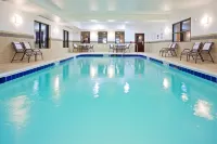 Holiday Inn Express & Suites Syracuse North - Airport Area Hotels in Cicero