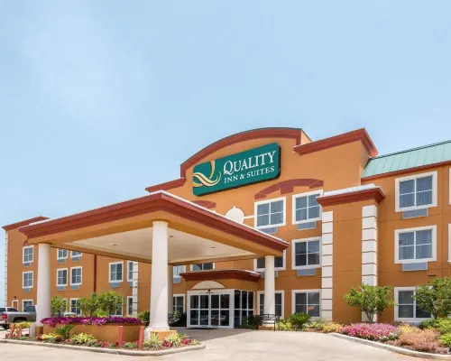 Quality Inn & Suites - 2-Star