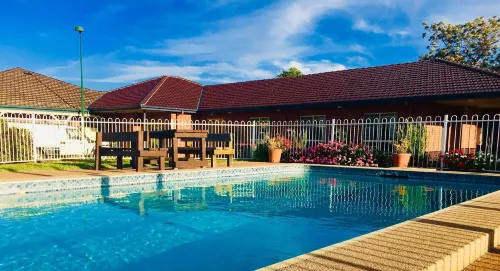 Bushmans Motor Inn Hotels in Parkes