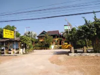 Frontier Homestel Hotels in Suan Phueng District