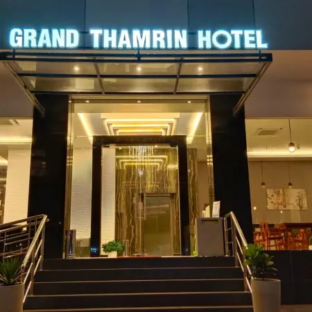 Grand Thamrin Hotel Отели рядом с достопримечательностью «Торговый центр Thamrin City»