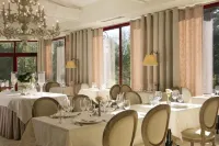 Chateau Laroche-Ploquin Hotels in Sepmes