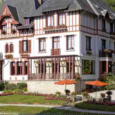 La Villa Bois Joli Hotel Exterior