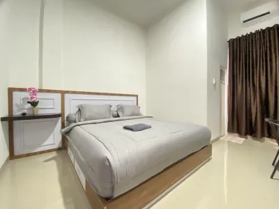 MJ Guest House Pusat Kota Malili Mitra RedDoorz