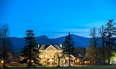 Peterstone Court Country House Restaurant & Spa Отели в г. Лланфиейнджел Кумду вит Булч энд Катедин