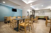 MainStay Suites Orange County John Wayne Airport - breakfast