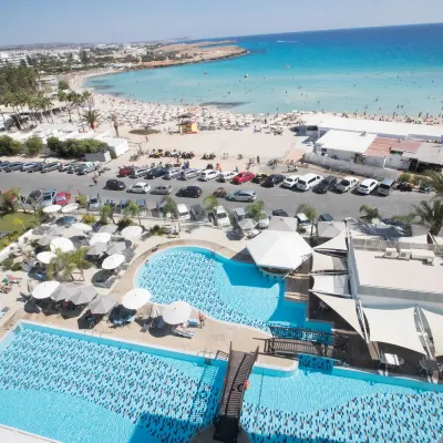 Vassos Nissi Plage Hotel & Spa Hotels near Makronissos Beach West