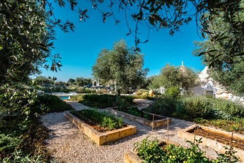 Hotel Trulli Ad Maiora, Exterior, Garden