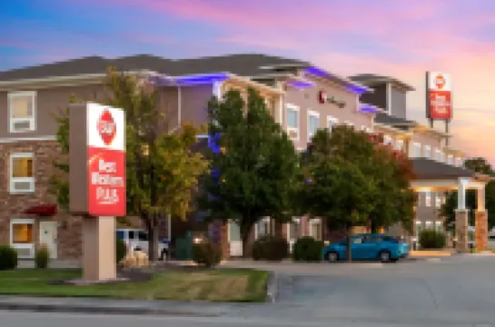 Best Western Plus Butterfield Inn Hotels in 