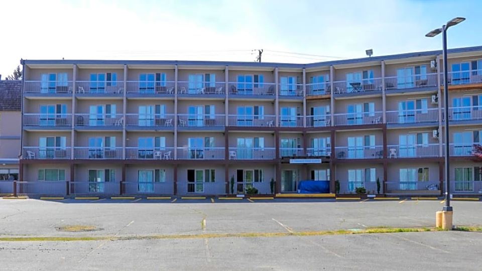 The Waterfront Suites and Marina