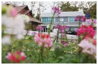 Chill Chill Farm Resort Các khách sạn gần Wat Si Ban Yen