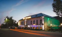 Boyarskiy Dvor Hotel Hotel dekat The Varnitsky Trinity Monastery of St. Sergius