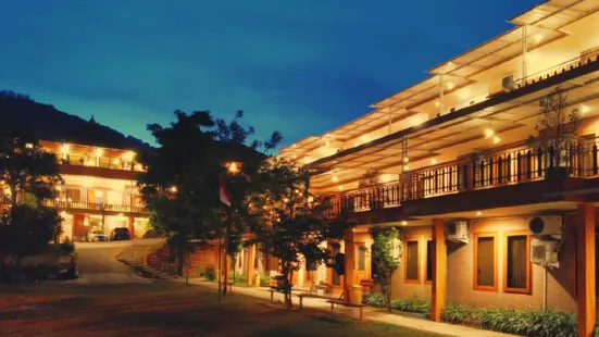 Puncak Ayanna Trawas Hotel Resort