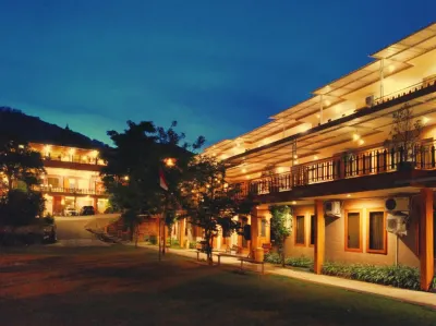 Arayanna Hotel & Resort Hotel dekat Bumi Perkemahan Air Terjun Dlundung