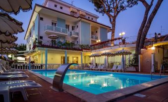 Hotel Villa dei Fiori - Sul Mare Con Piscina