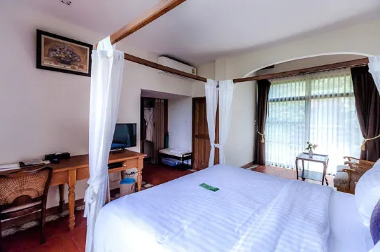 ห้องดีลักซ์พร้อมระเบียงและอ่างอาบน้ำ