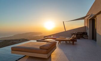 Santorini Sky, Luxury Resort