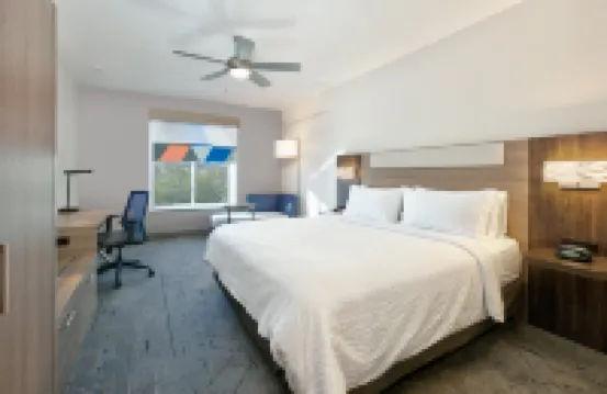 Holiday Inn Express & Suites NORTH DALLAS AT PRESTON by IHG