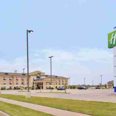 Holiday Inn Express & Suites Wichita Falls Hotel Exterior