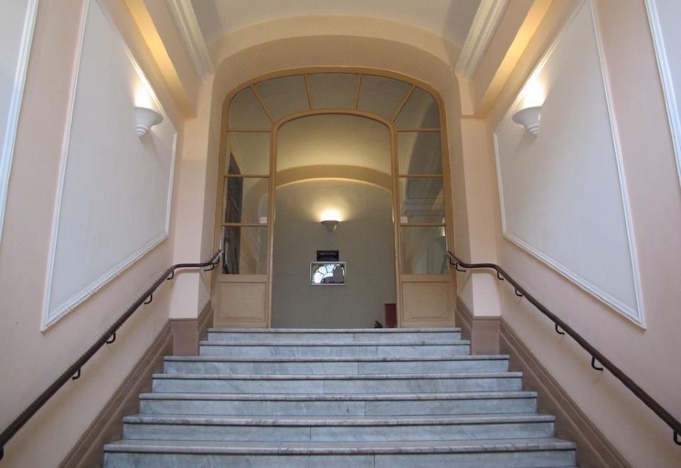 아파르트멍 니스 상트르 카르 도르