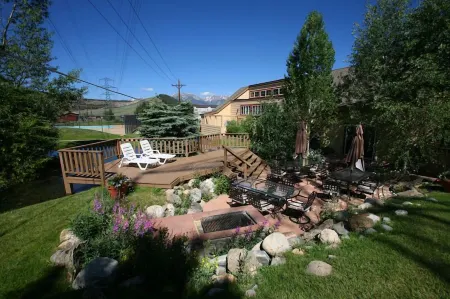 Swan Mountain Resort Отели в г. Саммит