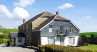 Lobhill Farmhouse Bed and Breakfast and Self Catering Accommodation