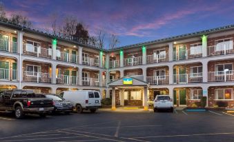 SureStay Hotel by Best Western Summersville