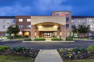 Courtyard Birmingham Trussville Hoteles cerca de The Livery