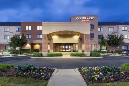 Courtyard Birmingham Trussville Отели в г. Сентер Пойнт