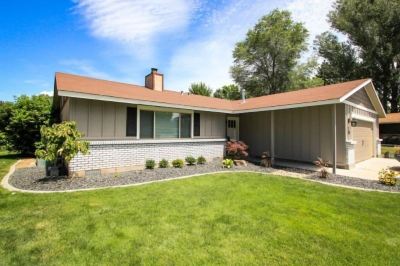 Hotel Exterior ? Mins from Bsu Stadium ? Entertainer`s Dream! Photo