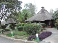 Lions Court Lodge Отели в г. 