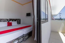 RedDoorz Near Sam Ratulangi Airport Manado