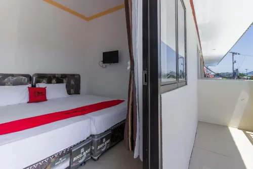 RedDoorz Near Sam Ratulangi Airport Manado