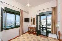 Hotel Coronis