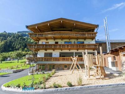 One-Bedroom Holiday Home