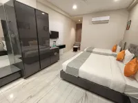 Hotel Shri Anand Dham 100 M from Shrinathji Temple
