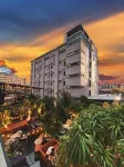 Letana Hotel Hoteles cerca de Huachiew Chalermprakiet University