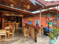 West Coast Beach House - bar