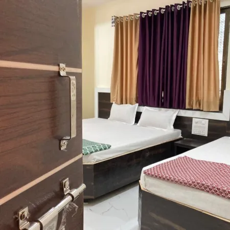 Hotel Sai Viraj Palace