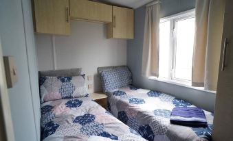 8 Berth Caravan at Manor Park Hunstanton Free Wifi