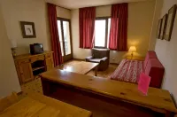 Apartamentos Pessets Adelaida